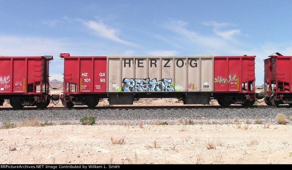 WB Unit Ballast Hooper Frt at Erie NV -74